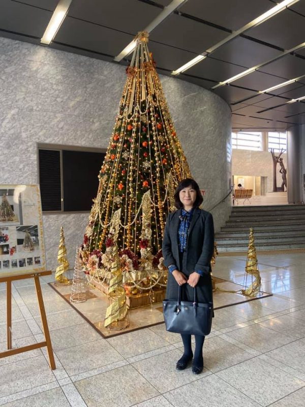 県庁本庁舎のクリスマスツリー