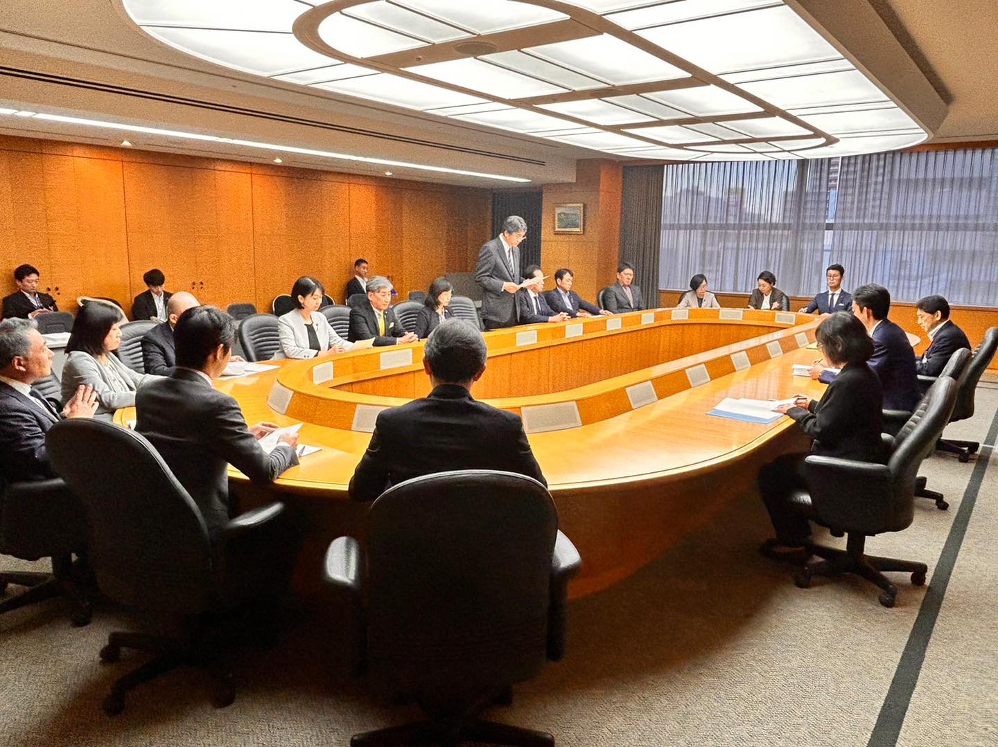 9月定例県議会閉会／令和6年度予算制度要望を熊谷知事と手交