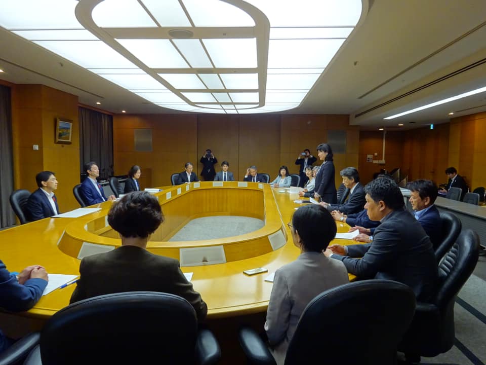 9月定例県議会閉会／令和6年度予算制度要望を熊谷知事と手交